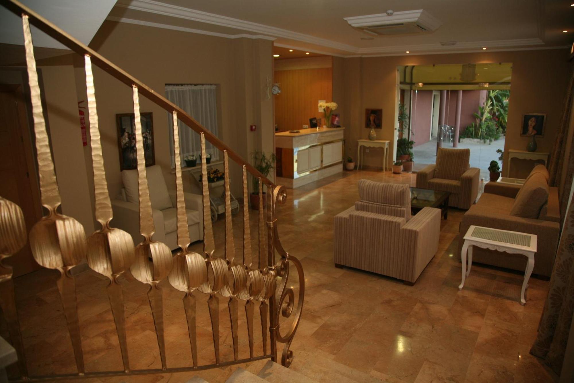 Hotel Torre Del Oro La Rinconada Dış mekan fotoğraf